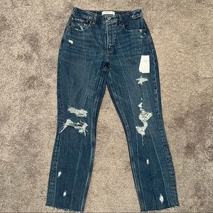 NWOT Abercrombie high-rise mom jeans